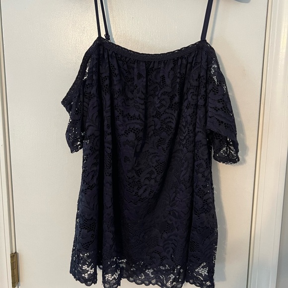 BUNDLE! 5 Items - Size Medium 🔥 - Picture 9 of 11